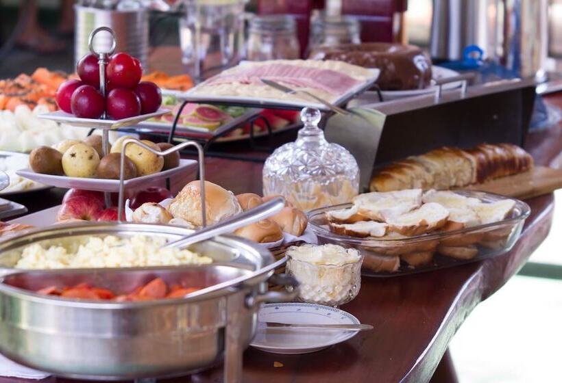 Отель Pousada Le Baron