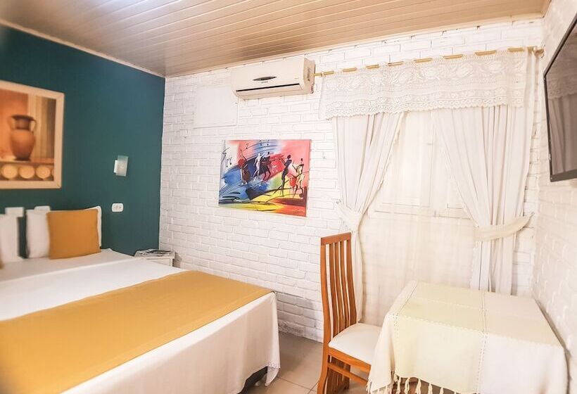 Отель Pousada Le Baron