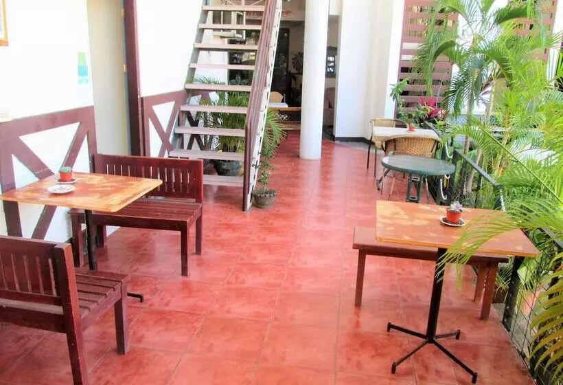 Отель St. Nicolas Inn