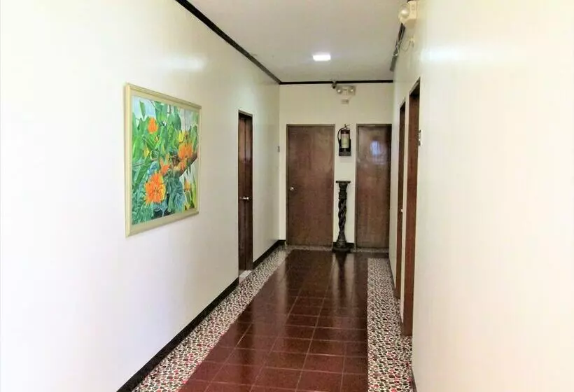 Отель St. Nicolas Inn