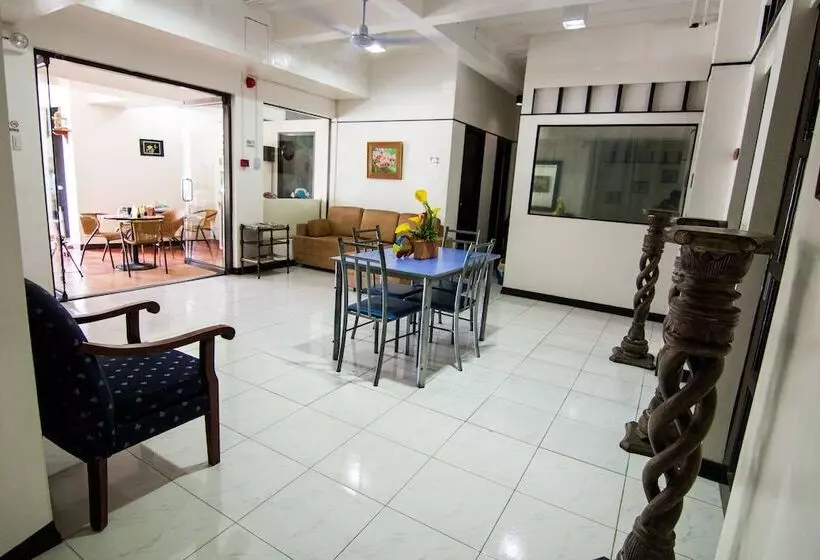 Отель St. Nicolas Inn