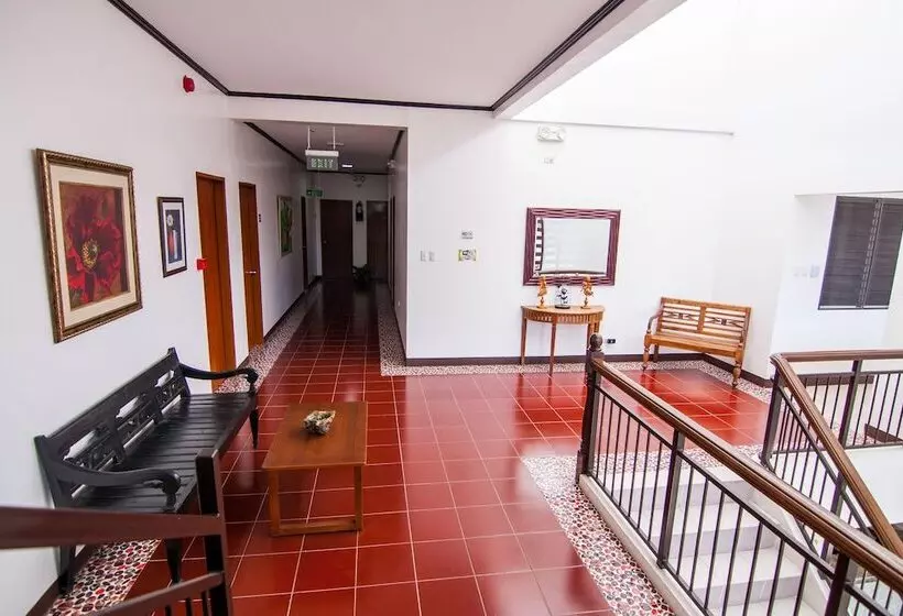 Отель St. Nicolas Inn