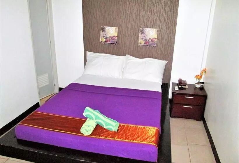 Отель St. Nicolas Inn