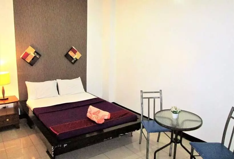 Отель St. Nicolas Inn