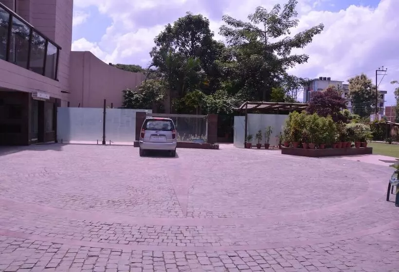 בית מלון כפרי Saurabh Candy By Peppermint