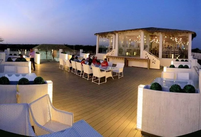 Отель Serena Beach Resort