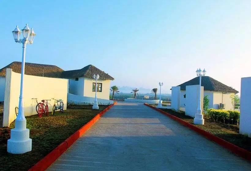 Отель Serena Beach Resort