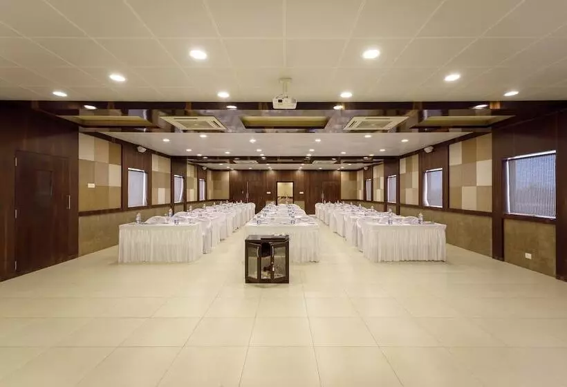 Отель Serena Beach Resort