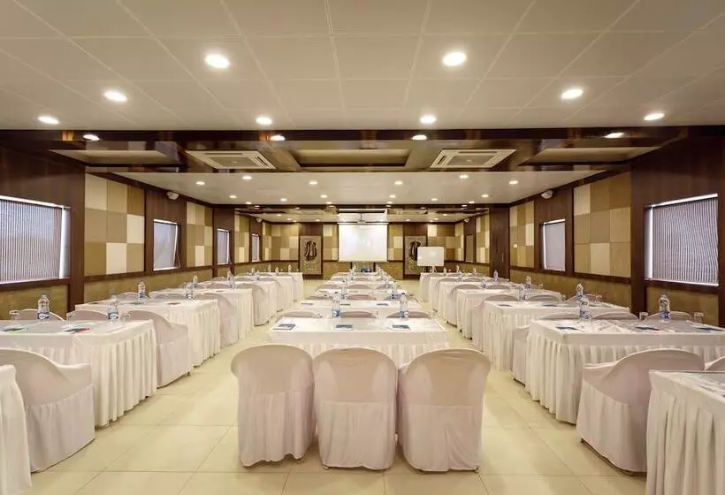 Отель Serena Beach Resort