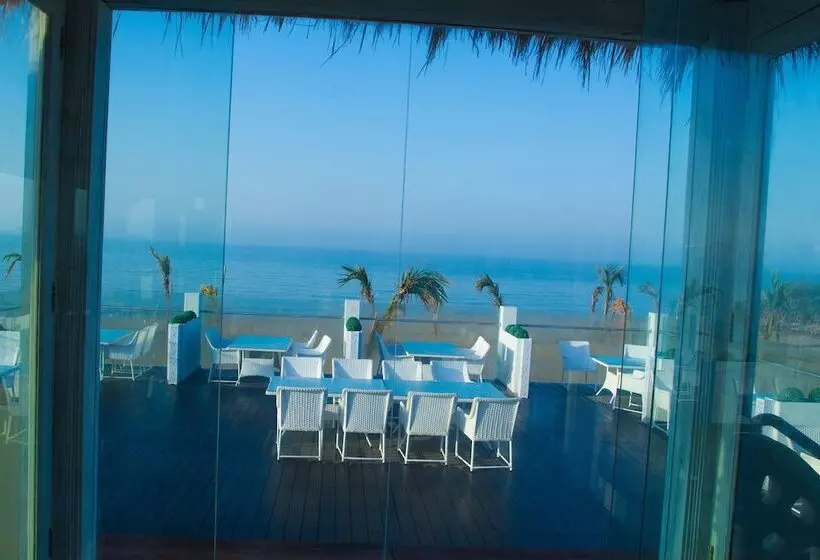 Отель Serena Beach Resort