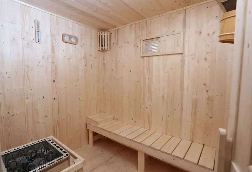 Отель Serena Beach Resort