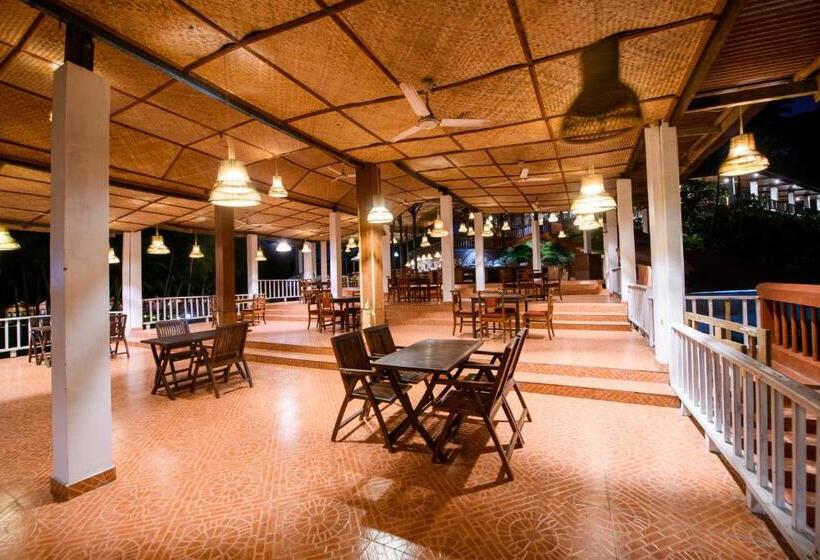 בית מלון כפרי Sea Princess Beach Resort