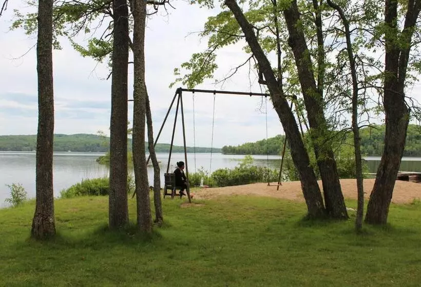 Отель Tally Ho Inn