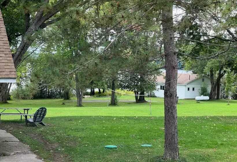 Отель Tally Ho Inn