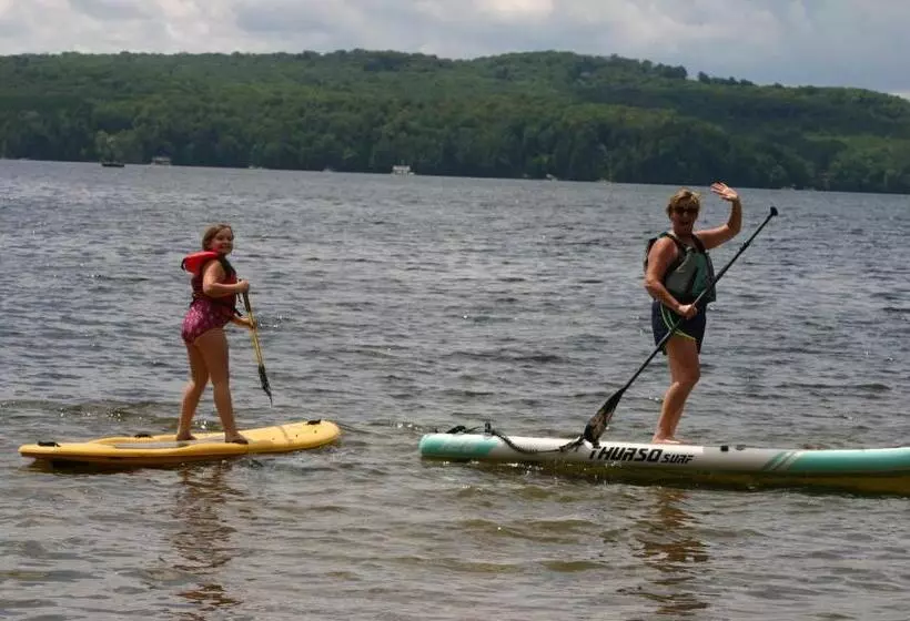 Отель Tally Ho Inn