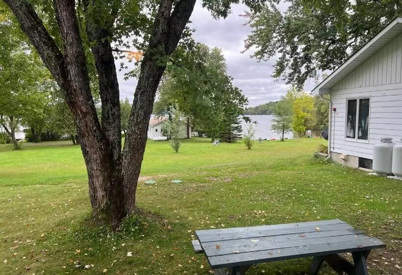 Отель Tally Ho Inn