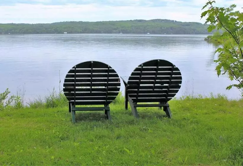 Отель Tally Ho Inn