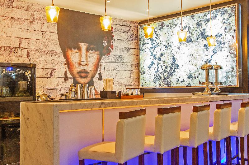 ホテル The Leaf Jimbaran