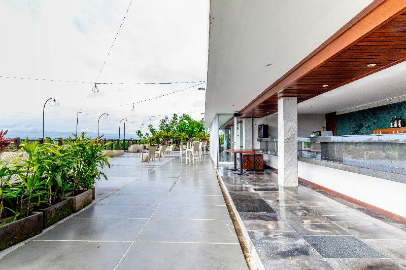 ホテル The Leaf Jimbaran