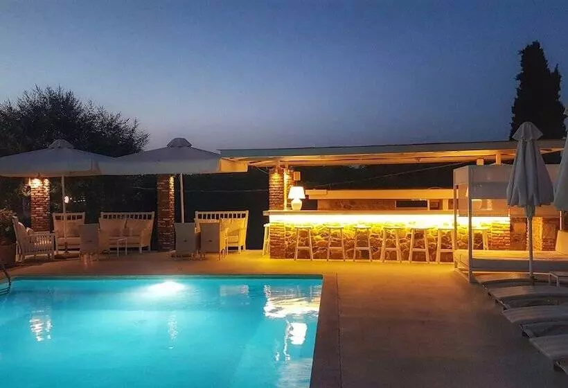 Oikies Small Elegant Houses