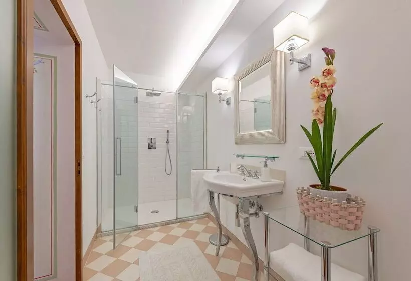 Palazzo Rosadi By Posarellivillas