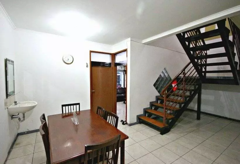 Pensió De Sun Pasteur Guest House By Houseinbandung