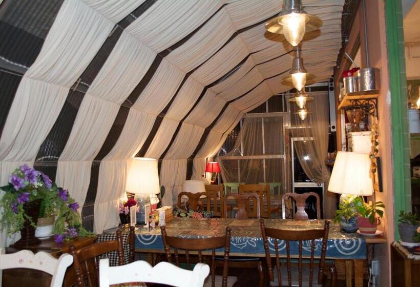 פנסיון Shirahama Club