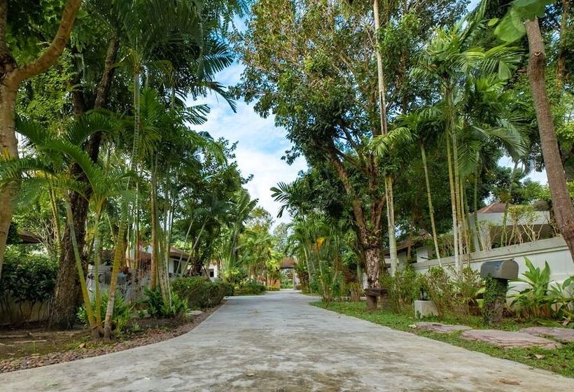 Phuket Ratchamaka Pool Villa