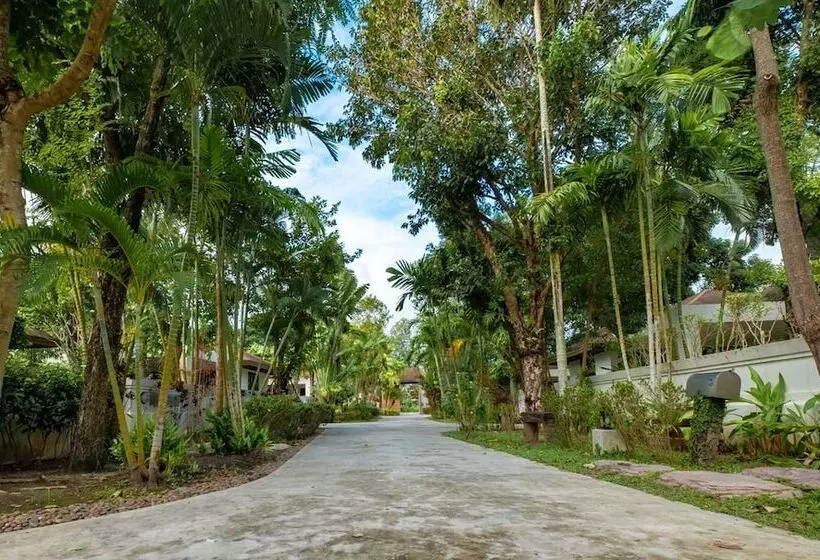 Phuket Ratchamaka Pool Villa