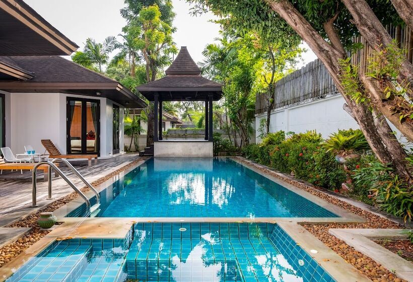 Phuket Ratchamaka Pool Villa