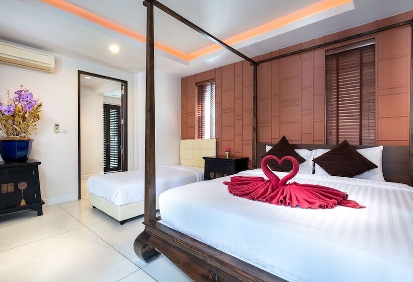 Phuket Ratchamaka Pool Villa