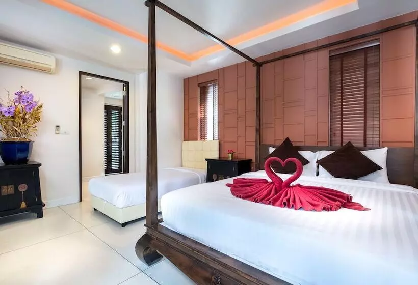 Phuket Ratchamaka Pool Villa