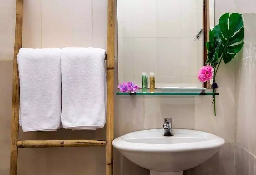 Sundaras Resort & Spa