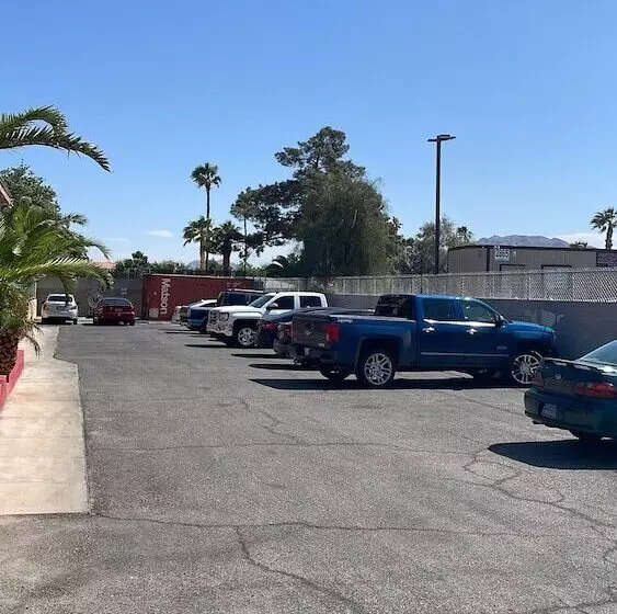 Crown Motel