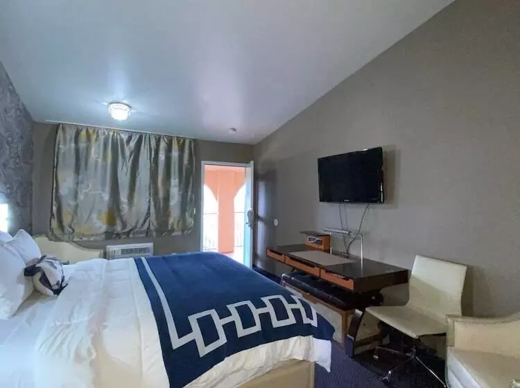 Crown Motel