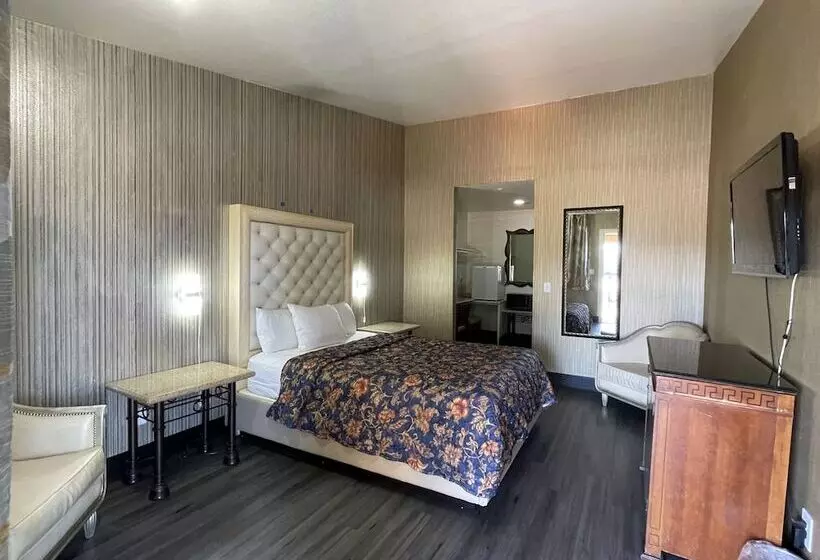 Crown Motel