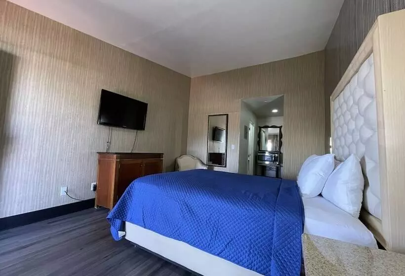 Crown Motel