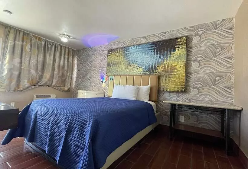 Crown Motel