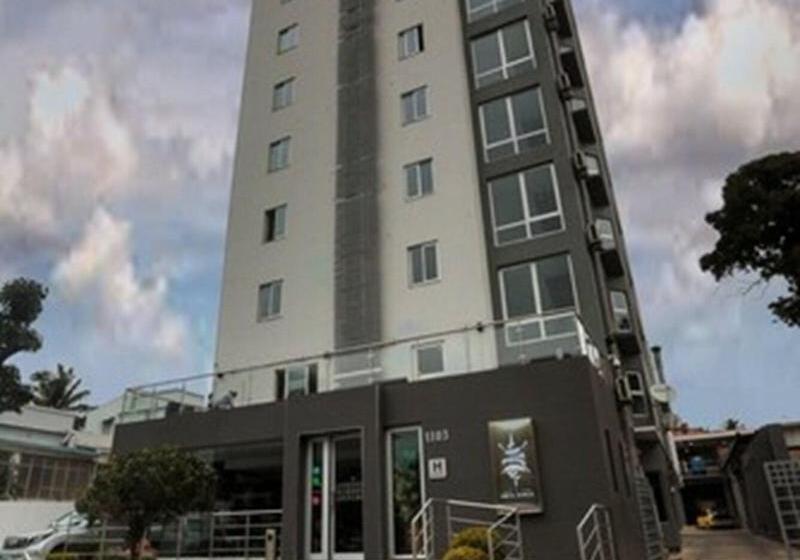 בית מלון כפרי Africa Maputo Business