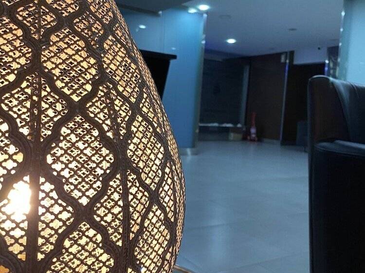 בית מלון כפרי Africa Maputo Business