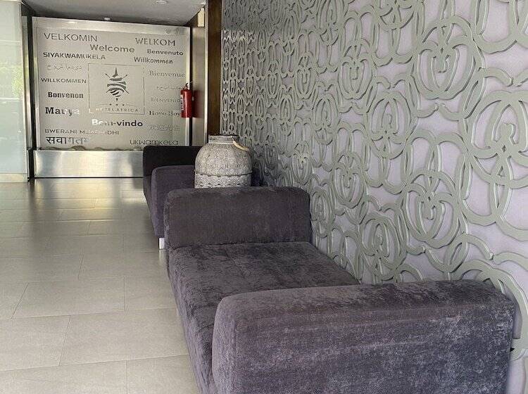 בית מלון כפרי Africa Maputo Business