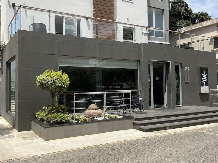 בית מלון כפרי Africa Maputo Business