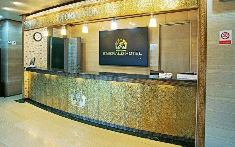 Hotel Emerald