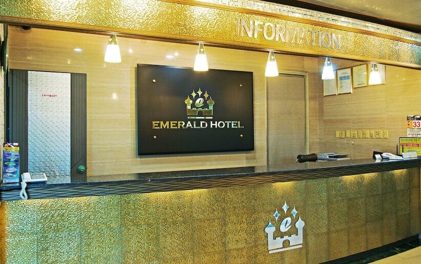 Hotel Emerald
