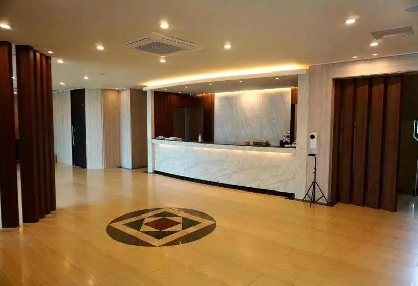 בית מלון כפרי Emerald