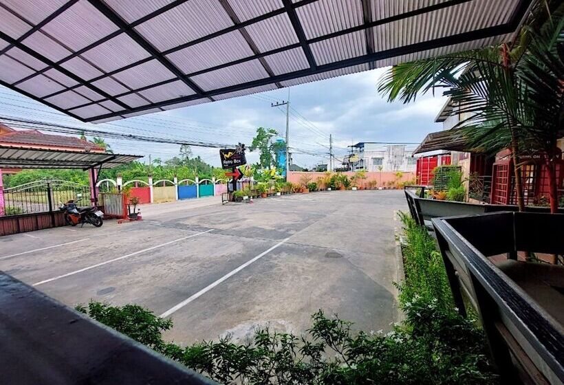 Retro Box Hotel Chumphon