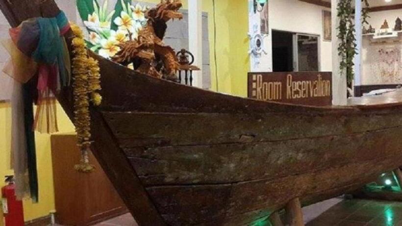 Отель Sea Falcon On The Water