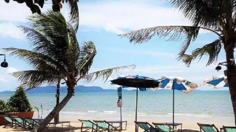 בית מלון כפרי Sea Falcon On The Water