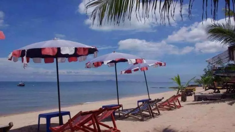 בית מלון כפרי Sea Falcon On The Water