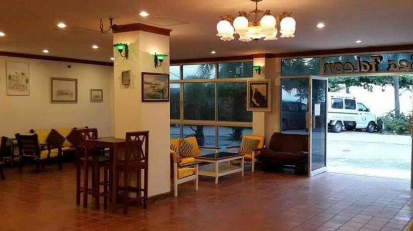 Отель Sea Falcon On The Water